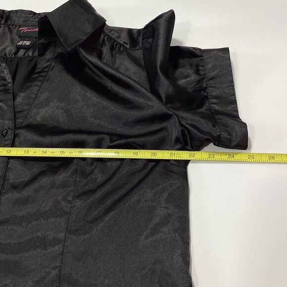 Torrid Black Blouse Button Front Short Sleeve Faux Silk Style Torrid size 1 1X - Picture 6 of 7